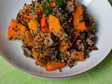 Salade tiède de quinoa au potimarron, champignons, cranberries, pécan grillées et foies de volaille