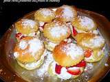 Petits choux feuilletés aux fraises et chantilly