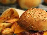 Burger bacon mimolette et potatoes au parmesan