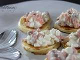 Tartare de saumon, blinis et cottage cheese