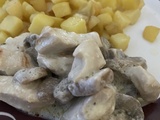 Sauté de dinde à la crème de thym et romarin avec des champignons