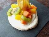 Pavlova aux fruits exotiques