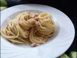 Spaghettis aux choux de Bruxelles, noix de cajou & parmesan