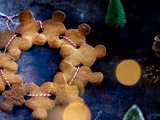 Sablés aux épices en couronne de Noël