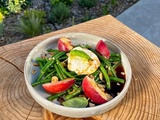 Salade de haricots verts, burrata et pêches de Cyril Lignac dans tous en cuisine