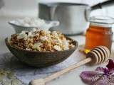 Granola aux amandes, miel et huile de noix de coco