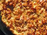 Tarte aux pommes caramélisées au miel et aux amandes