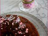 Couronne chocolatée, caramel au beurre salé et pralines roses