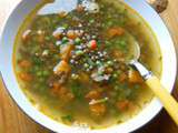 Soupe aux lentilles, courge butternut, petits pois et coriandre