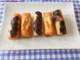 Financiers aux myrtilles (French financial blueberry cakes)