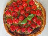 Tarte aux tomates grappes et pesto (Tomatoes and pesto tart)