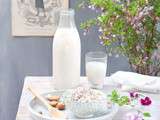 Lait d'amande maison et pain cru d'okara au sarrasin - Almond milk and raw bread with buckwheat flakes