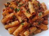 Pasta à la viande hachée et sauce tomate au cookeo