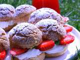 Couronne de choux aux fraises et chocolat blanc, eau de fraise