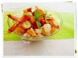 Salade de melon, grenade, crevettes, pignons de pin, mozzarella, tomates cerise, coeurs d'artichauts, menthe, cranberries