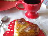 Gâteau mangue et nectarines jaunes