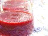 Smoothie fraise-framboises au basilic