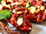 Aubergine farcie à la Grecque aux Oignons confits, Tomate et Feta Recette Végétarienne