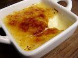 Crème brulée sans cuisson au four aromatisée à la bergamote