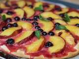 Pizza sucrée aux nectarines et aux myrtilles