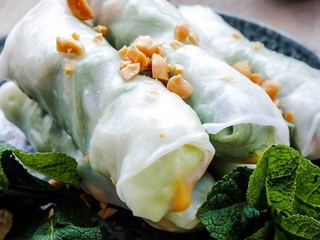 Rouleaux de printemps au poulet et aux cacahuètes