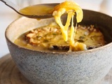 Soupe à l'oignon gratinée