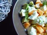 Salade avocat, melon et mozzarella