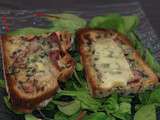 Tartines express aux noix, canard et roquefort