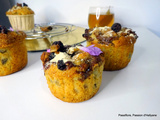 Muffins aux mûres, dattes avec de la poudre baobab