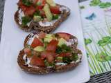 Tartines à l'avocat et aux tomates