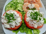 Tomates farcies aux crevettes, scampis et saumon fumé