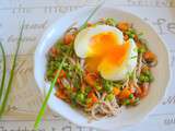 Oeuf mollet sur lit de soba aux légumes