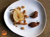 Poire en crumble et quenelle au chocolat [Dessert à l'assiette]