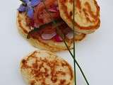 Blinis a la vache qui rit, radis & saumon fume a l'aneth et citron