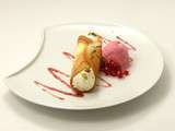 Cigare chantilly, sorbet groseille & coulis fraise menthe