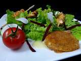 Salade tiede brochettes de poulet basquaise, rocamadour pane & radis croquants