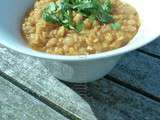 Dahl de lentilles corail aux tomates et aux épices