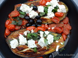 Aubergines rôties à la poêle, tomates, feta et olives noires