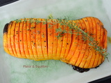 Courge butternut rôtie au four façon hasselback