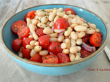 Piyaz, salade turque aux haricots blancs, tomates et oignons