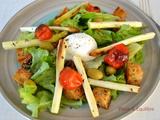 Salade de tomates et asperges rôties, mozzarella, pistaches grillées, vinaigrette au parmesan