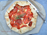 Tarte rustique à la tomate et au crottin de Chavignol