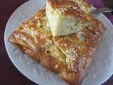 Gateau fondant aux poires et aux grains de sucre