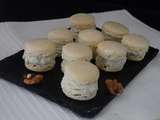 Macarons au roquefort et aux noix