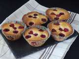 Muffins aux framboises et au chocolat blanc