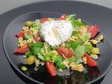 Salade de tomates et burrata sur son lit de mâche et oeufs brouillés