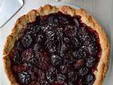 Tarte aux prunes caramélisées au sirop de vin rouge