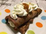 Crêpe au cacao, caramel au beurre salé et chantilly