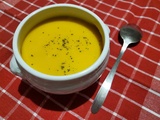 Soupe de chou-fleur au lait de coco et curry