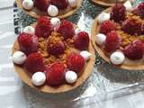 Tartelettes spéculoos, lemon curd aux framboises et pépites de meringue